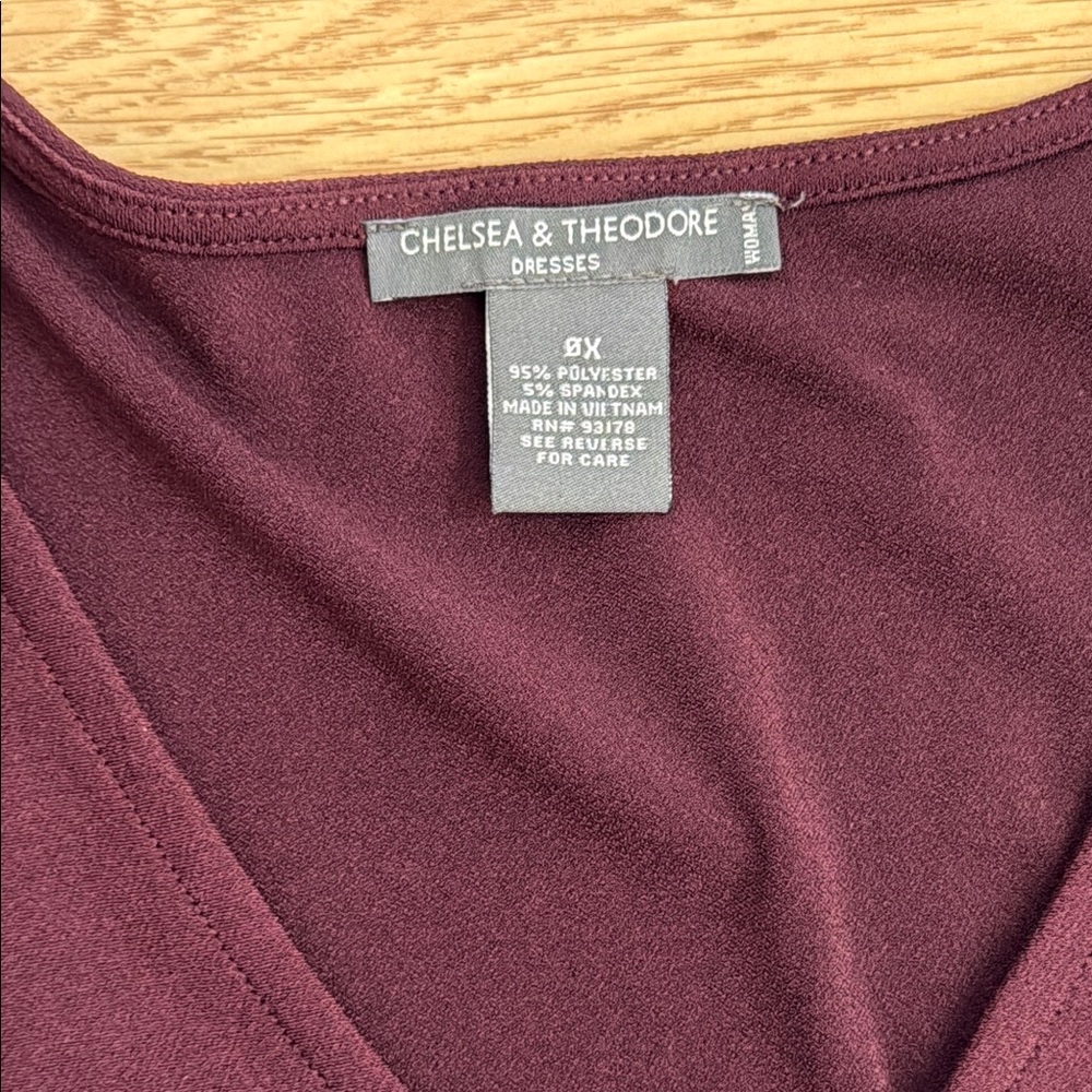 Chelsea & Theodore Women’s 0X Burgundy V-Neck Bell Sleeve Swing Dress A-Line NWT - Picture 2 of 9